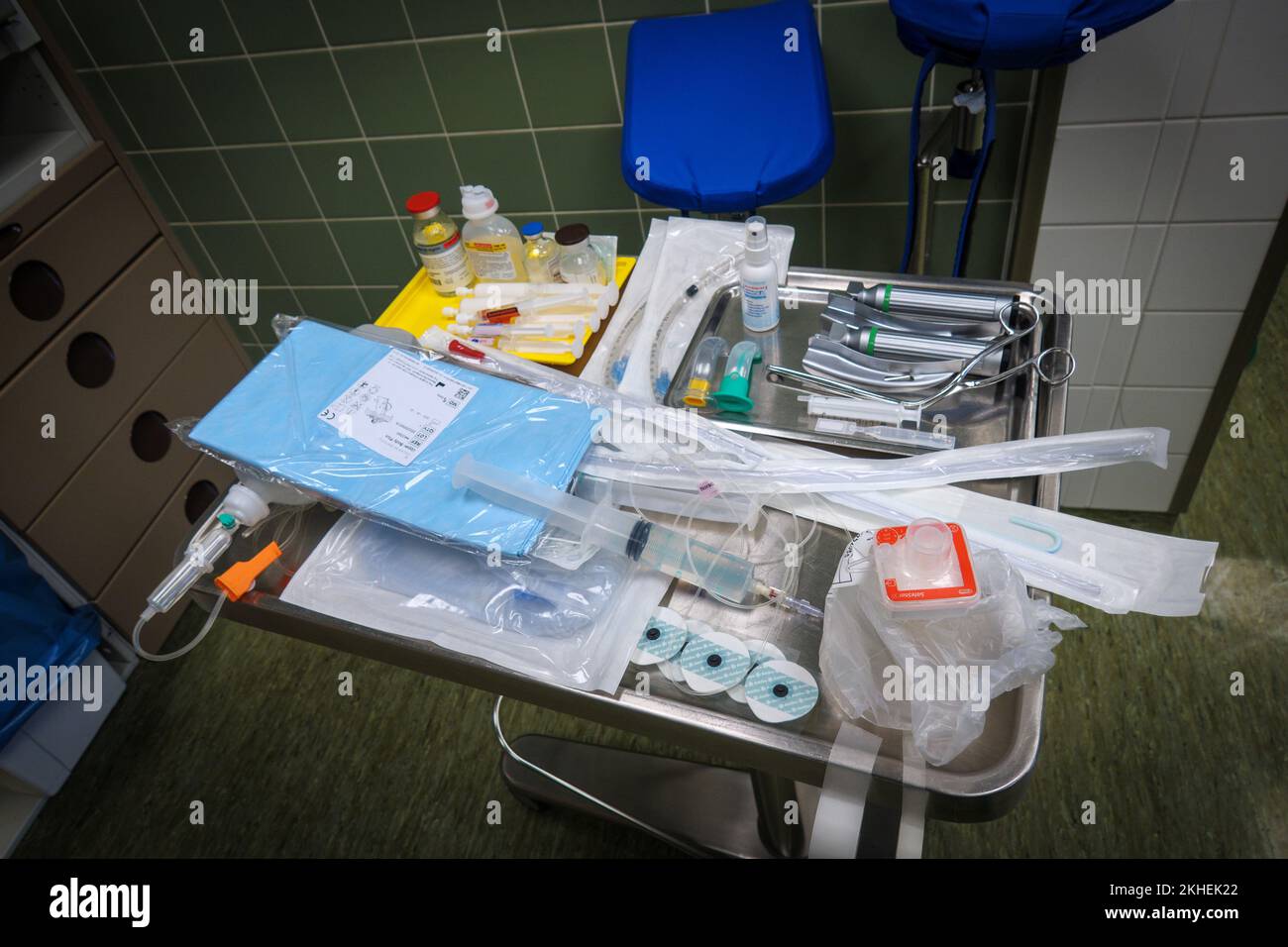 in a induction of anesthesia there are materials and medication for ...