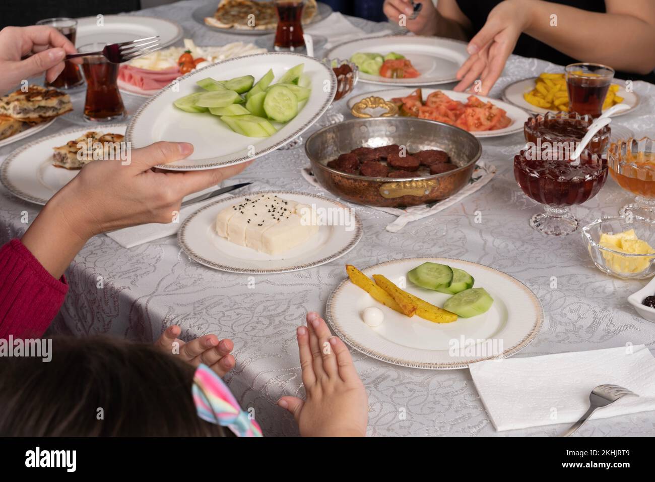 Beautiful Little Girl in Traditional Turkish Costume Editorial Image -  Image of april, girl: 40721295