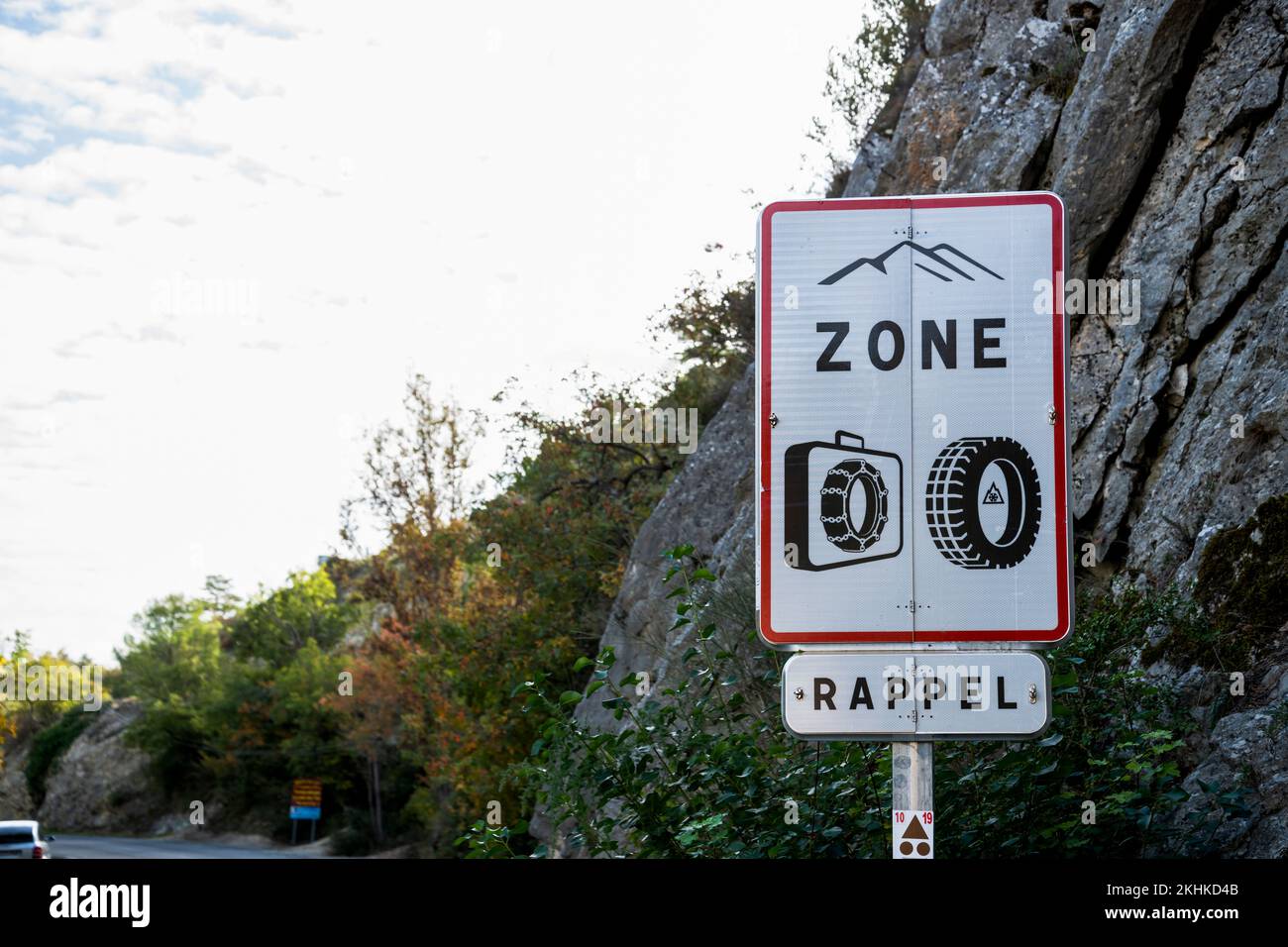 French road sign snow chains hi-res stock photography and images - Alamy