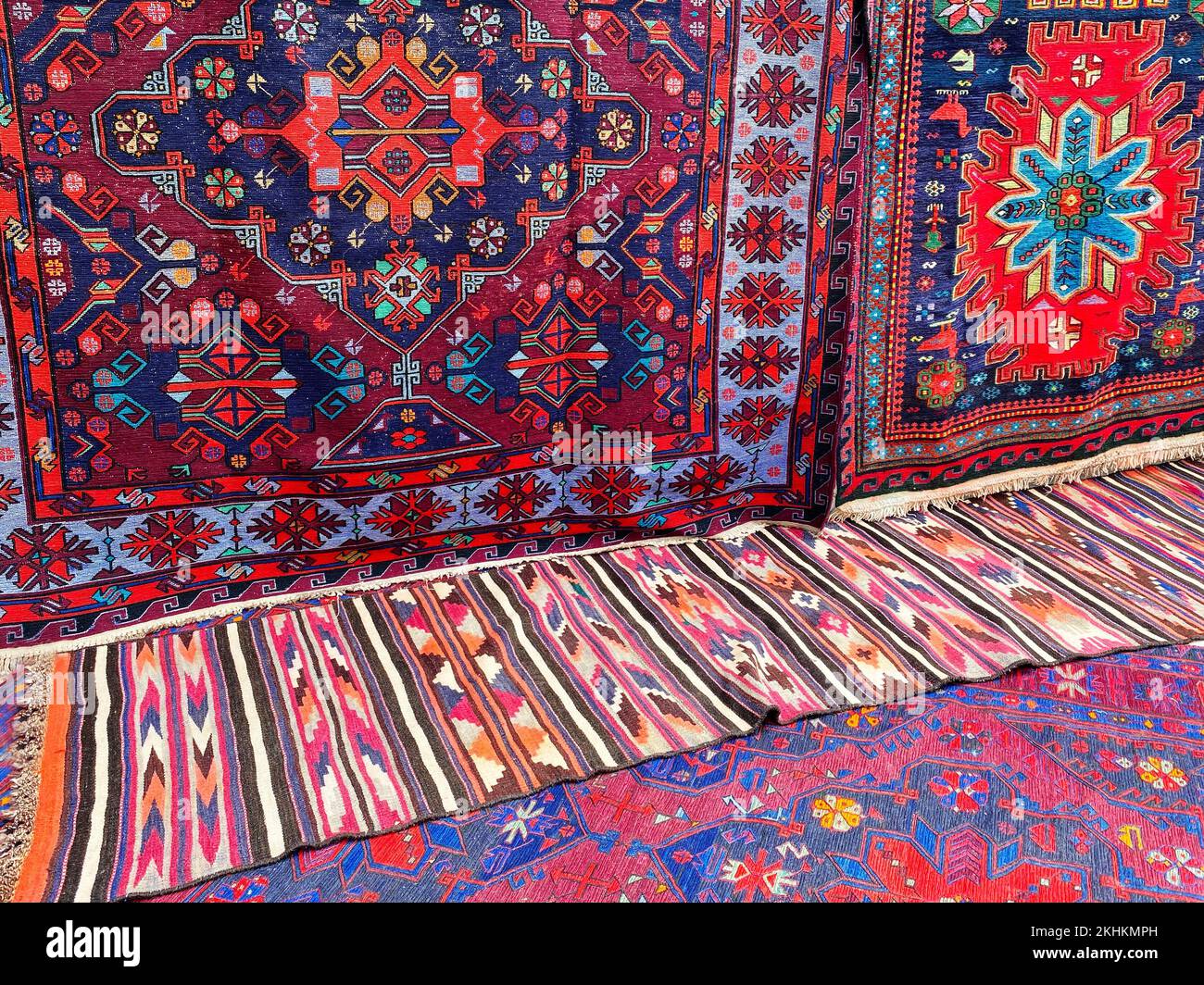 Rug weaving iran hires stock photography and images Alamy