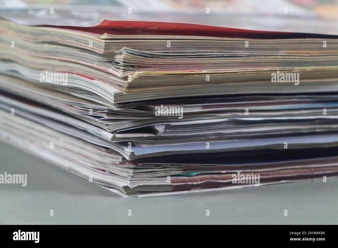 Pile of french magazines on a table Stock Photo Alamy