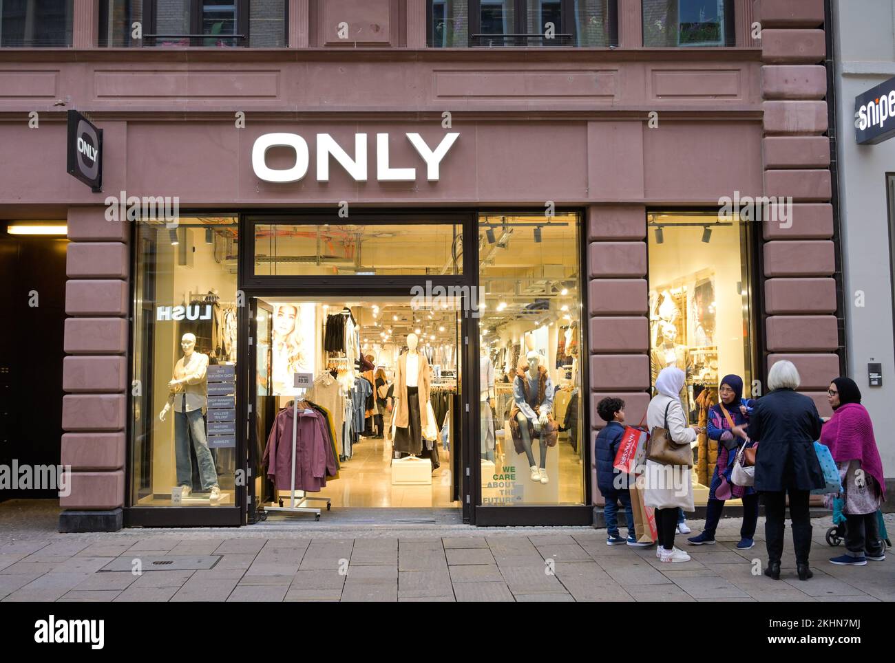 Only Boutique, Kirchgasse, Wiesbaden, Hessen, Deutschland Stock Photo -  Alamy