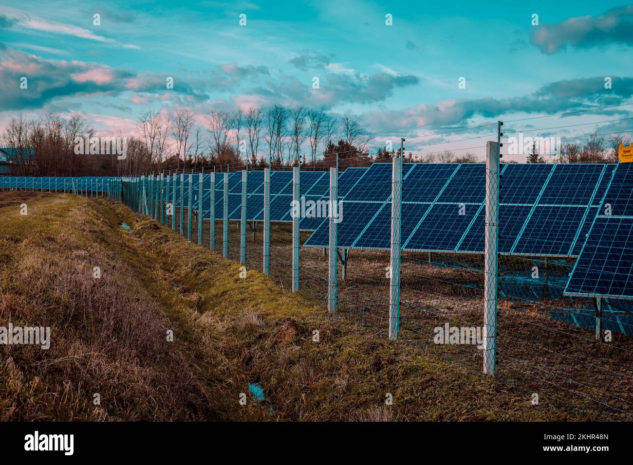 Solar System Fields Industrial solar systems hi-res stock photography and images - Alamy