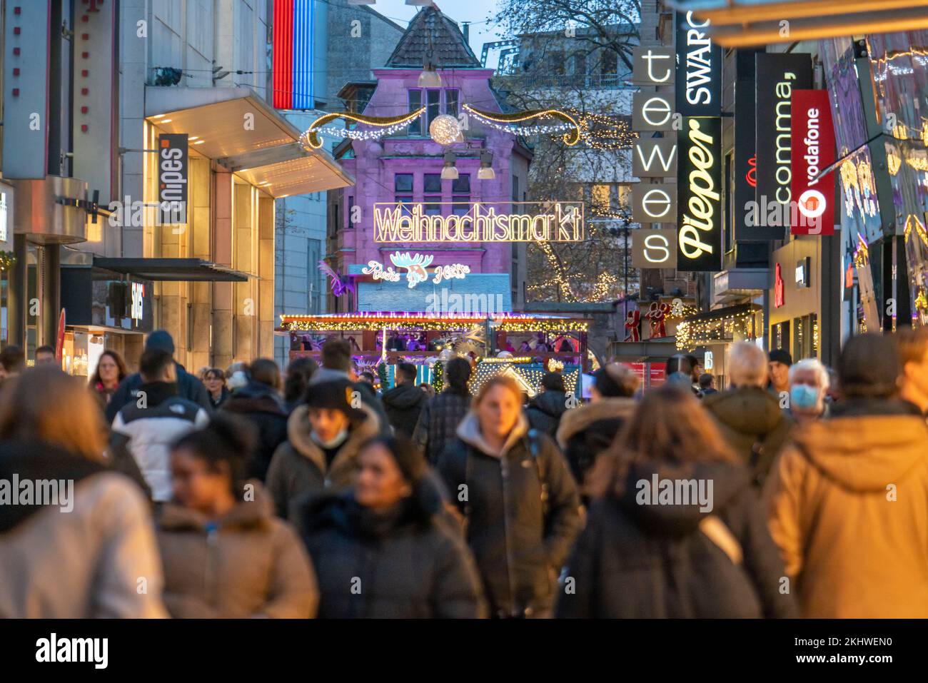 Pre-Christmas period in Dortmund, pedestrian zone, shopping street Westenhellweg, many people go shopping, NRW, Germany, Stock Photo