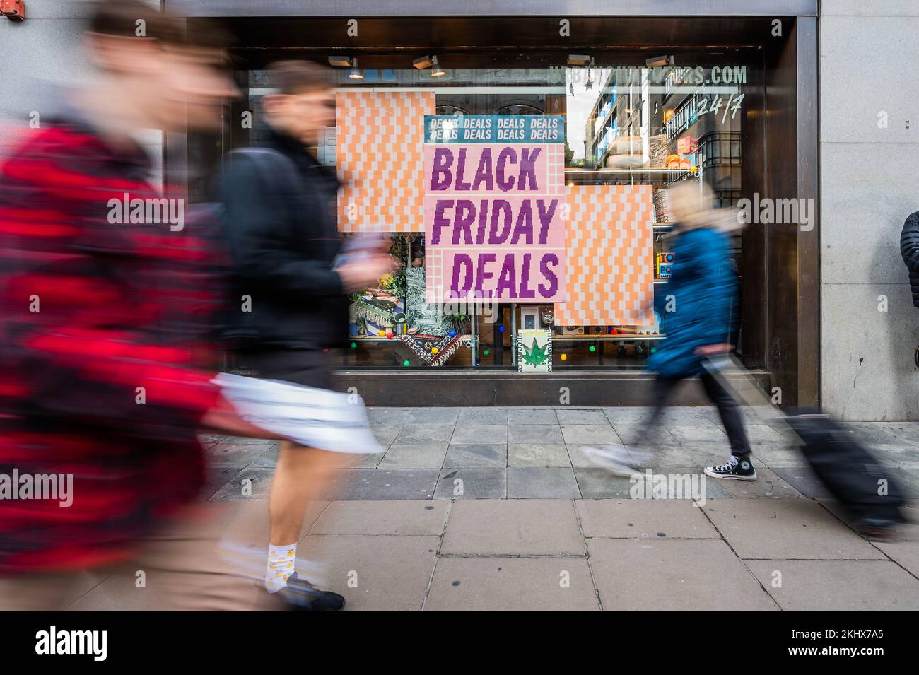 London, UK. 24th Nov, 2022. Black friday deals at Urban Outfitters' flagship store in Oxford Street. Credit: Guy Bell/Alamy Live News Stock Photo