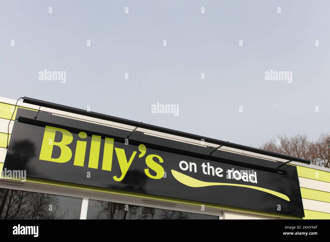 Travelodge and Billy's restaurant, Billinghurst, Five Oaks, RH14 9AE Stock Photo