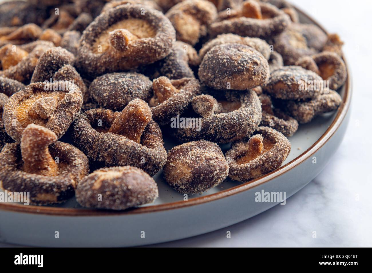 Shiitake Mushroom Crisps Stock Photo Alamy