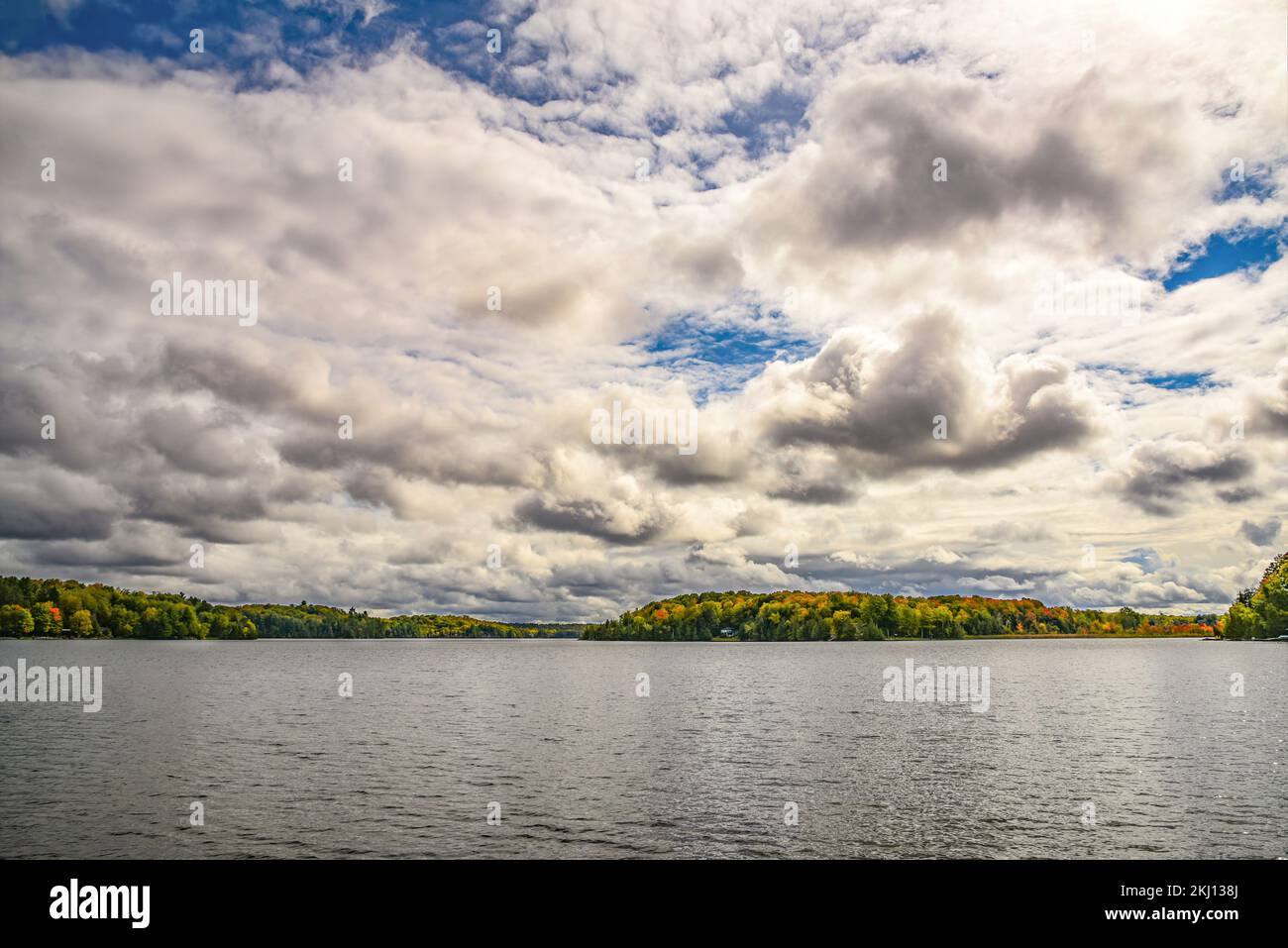 Big clear lake hi-res stock photography and images - Alamy