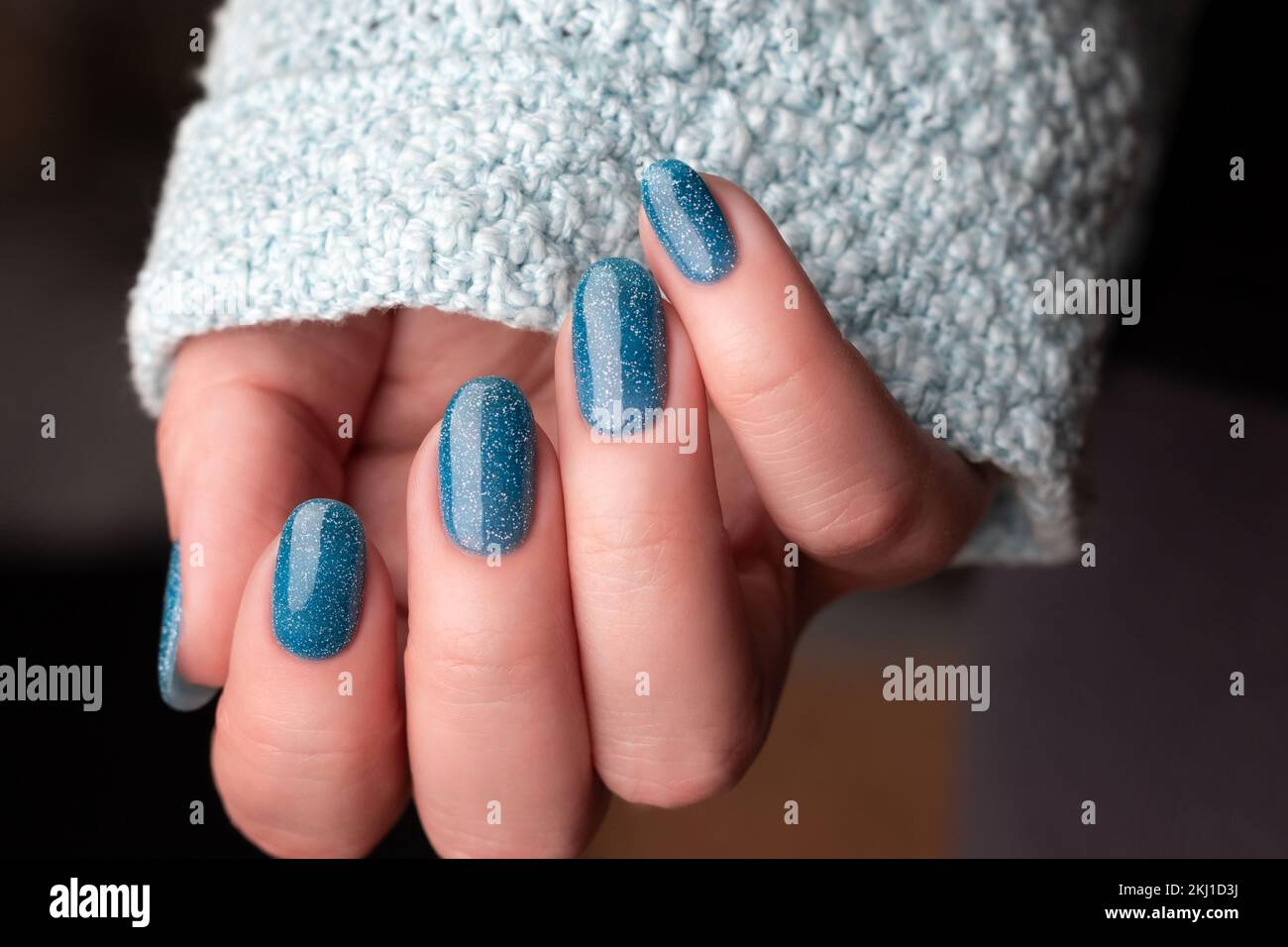 Amazon.com: LIFOOST Cured Gel Nail Polish Strips Glitter Nail Stickers for  Women Mirror Effect Full Wraps DIY Nail Art Kit (Crystal Diamond Blue) :  Beauty & Personal Care