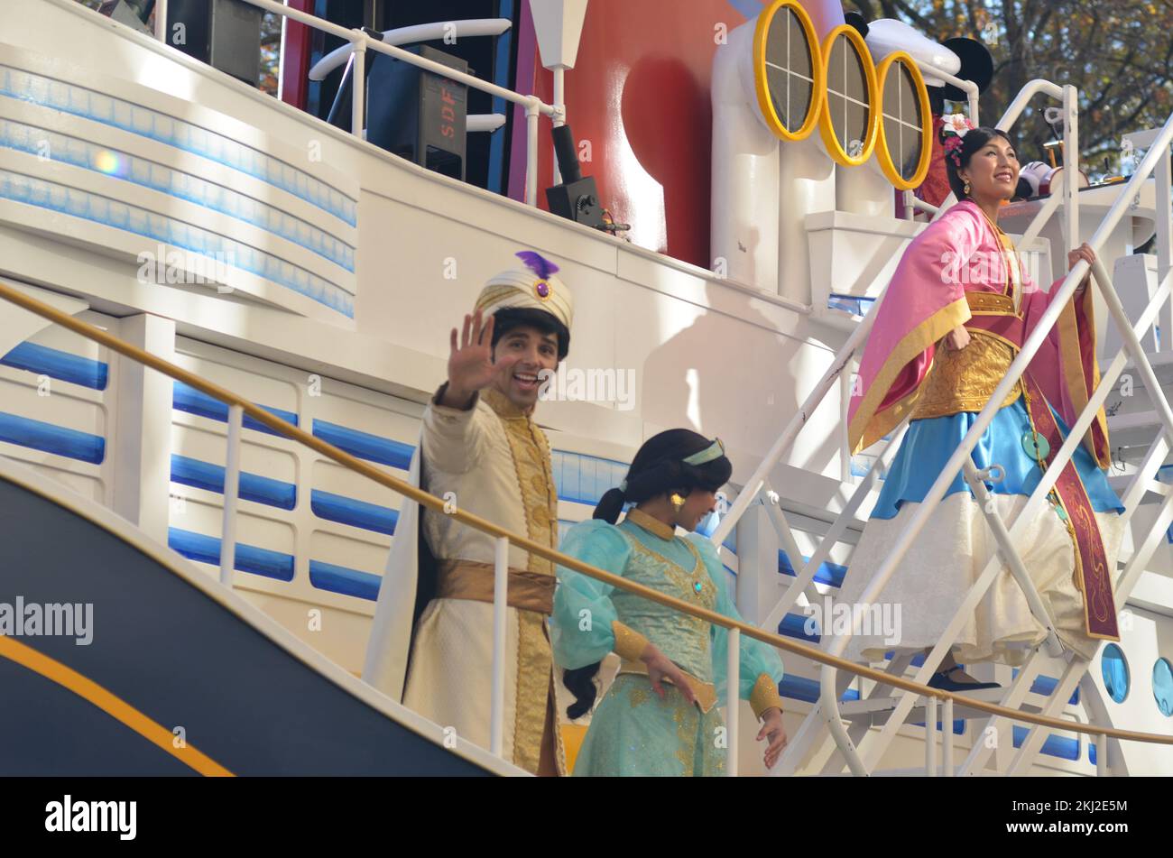 New York City, United States. 24th November, 2022. Disney characters at ...