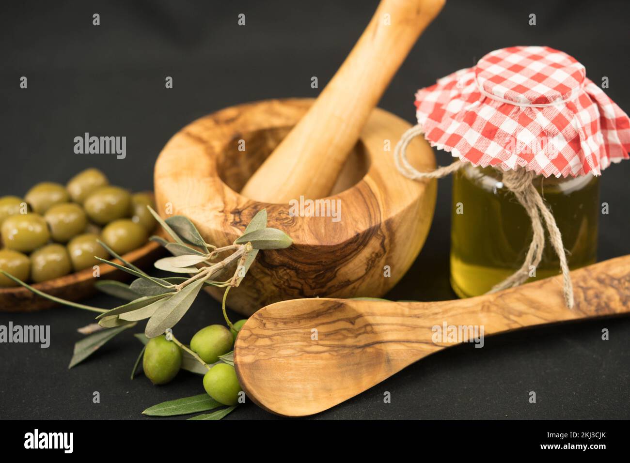 cold pressed extra virgin olive oil Stock Photo Alamy