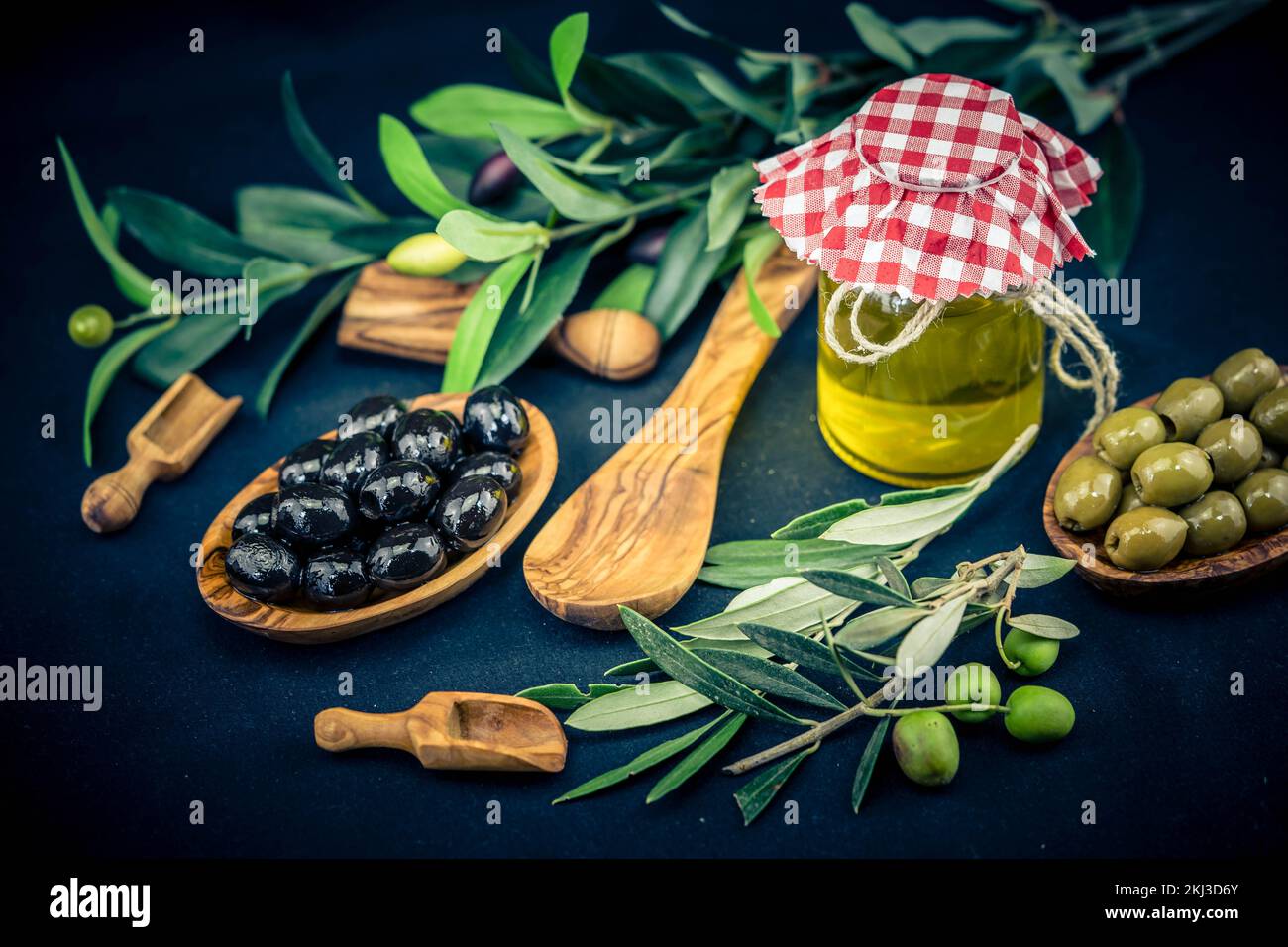 cold pressed extra virgin olive oil Stock Photo Alamy