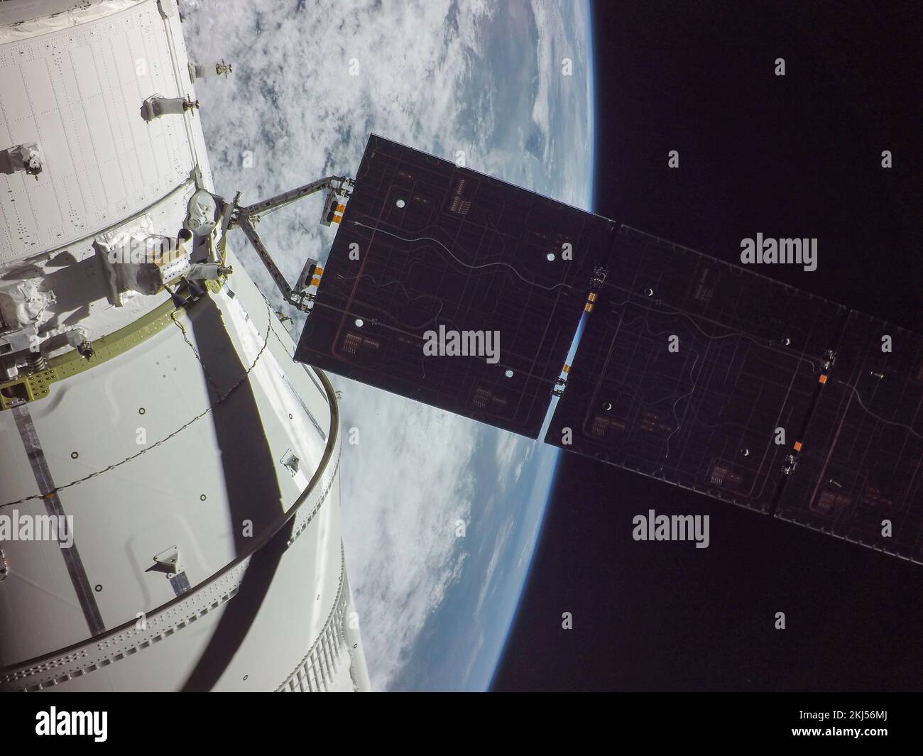 Earth Orbit, Earth Orbit. 16 November, 2022. Selfie of the Orion crew capsule with the Earth after deploying one of the solar arrays shortly after launch on flight day one of the NASA Artemis I mission, November 16, 2022, in Earth Orbit. The image was captured by a camera on the tip of one of the solar arrays as it traveled out of the Earth’s atmosphere.  Credit: NASA/NASA/Alamy Live News Stock Photo