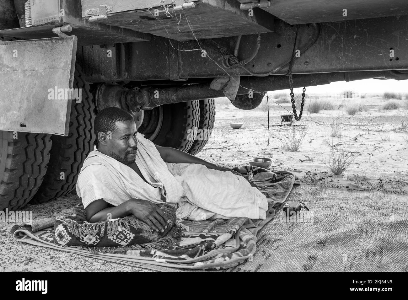Mauritania, on the trail to Tichitt, desert trucker Stock Photo