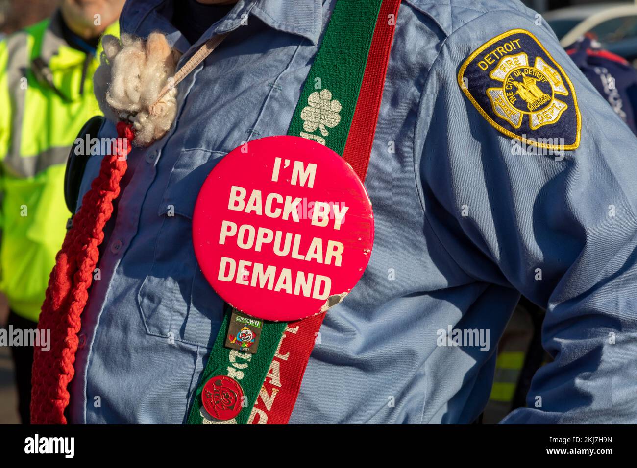 Detroit, Michigan, USA. 24th Nov, 2022. A member of the Detroit Fire Department Clowns at Detroit's Thanksgiving Day parade, officially America's Thanksgiving Parade. Credit: Jim West/Alamy Live News Stock Photo