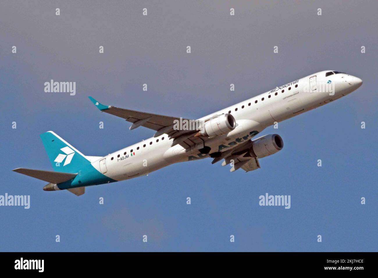 Embraer ERJ-190 Commercial Aircraft - 航空機・ヘリコプター