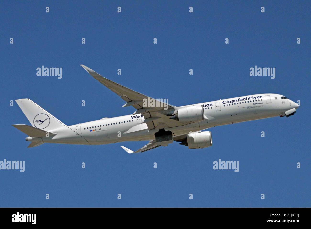 Germany, Bavaria, Munich: D-AIVD Airbus A350-941 (c/n 280) (Ex RP-C3507 ...