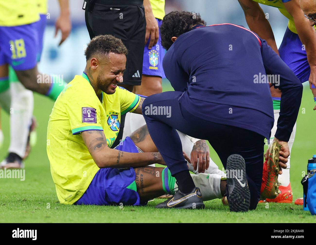 Neymar injury serbia qatar 2022 hi-res stock photography and images - Alamy