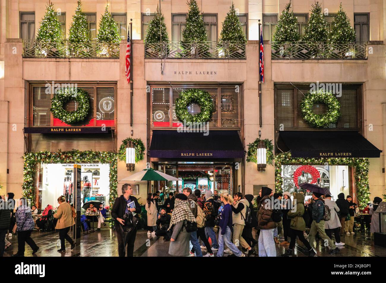 London, UK. 24th Nov, 2022. Christmas trees and decor attract many