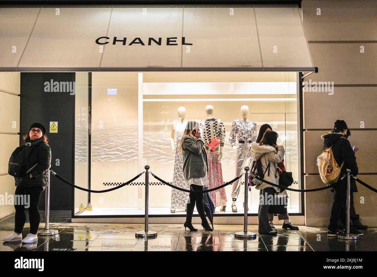 Chanel boutique window hi-res stock photography and images - Page 3 - Alamy