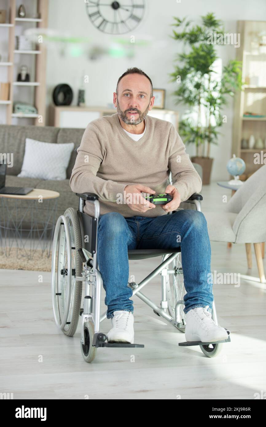 disabled man playing computer games Stock Photo Alamy