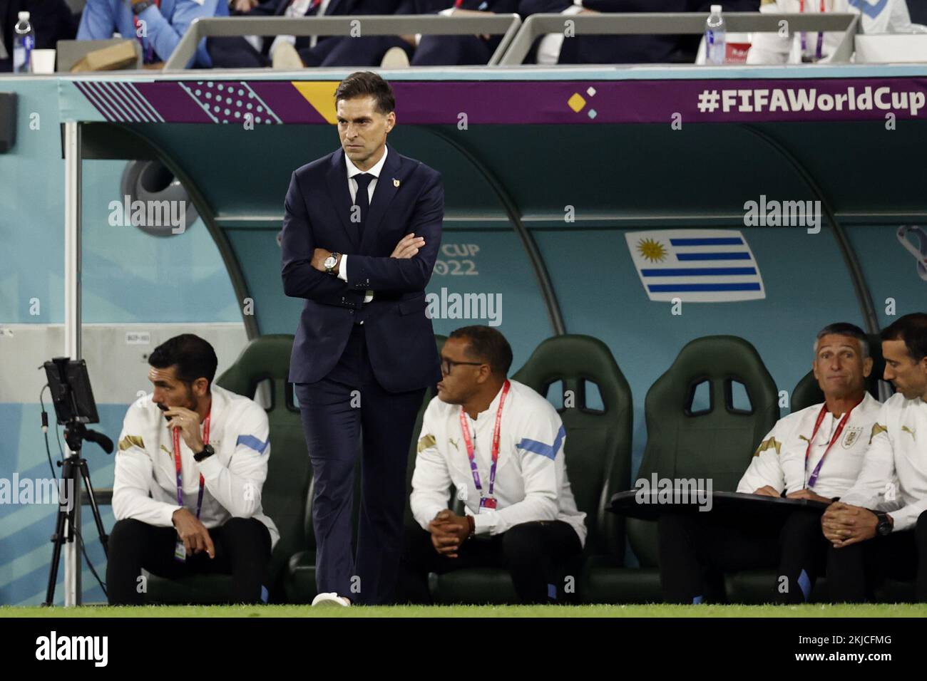 DOHA - Uruguay coach Diego Alonso during the FIFA World Cup Qatar 2022 group H match between Uruguay and South Korea at Education City Stadium on November 24, 2022 in Doha, Qatar. AP | Dutch Height | MAURICE OF STONE Credit: ANP/Alamy Live News Stock Photo