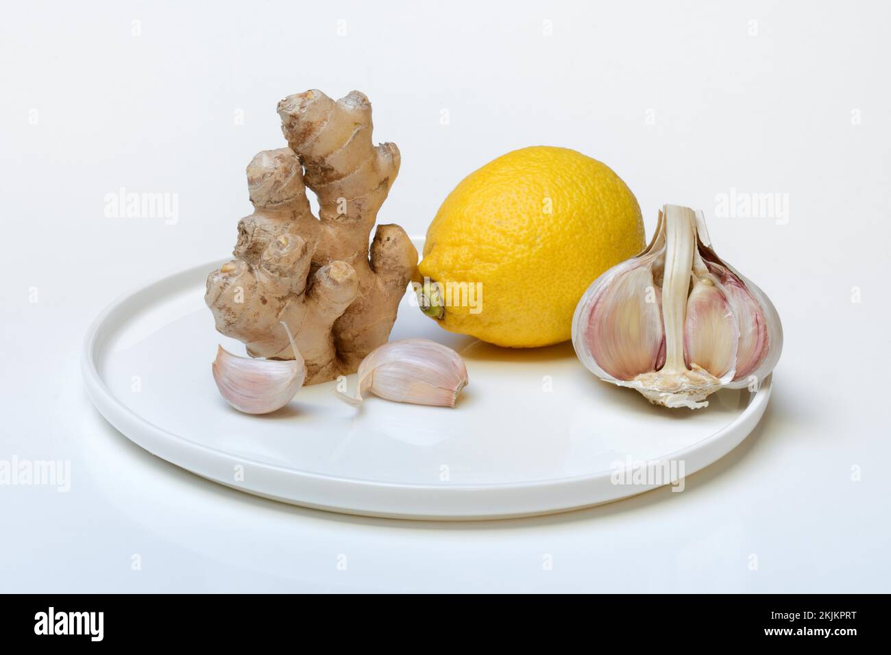 Ingredients for lemon garlic cure, lemon, garlic, ginger Stock Photo