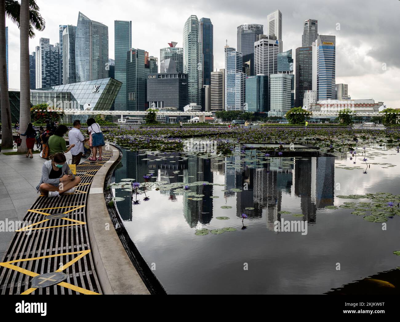 Singapore clouds hi-res stock photography and images - Alamy