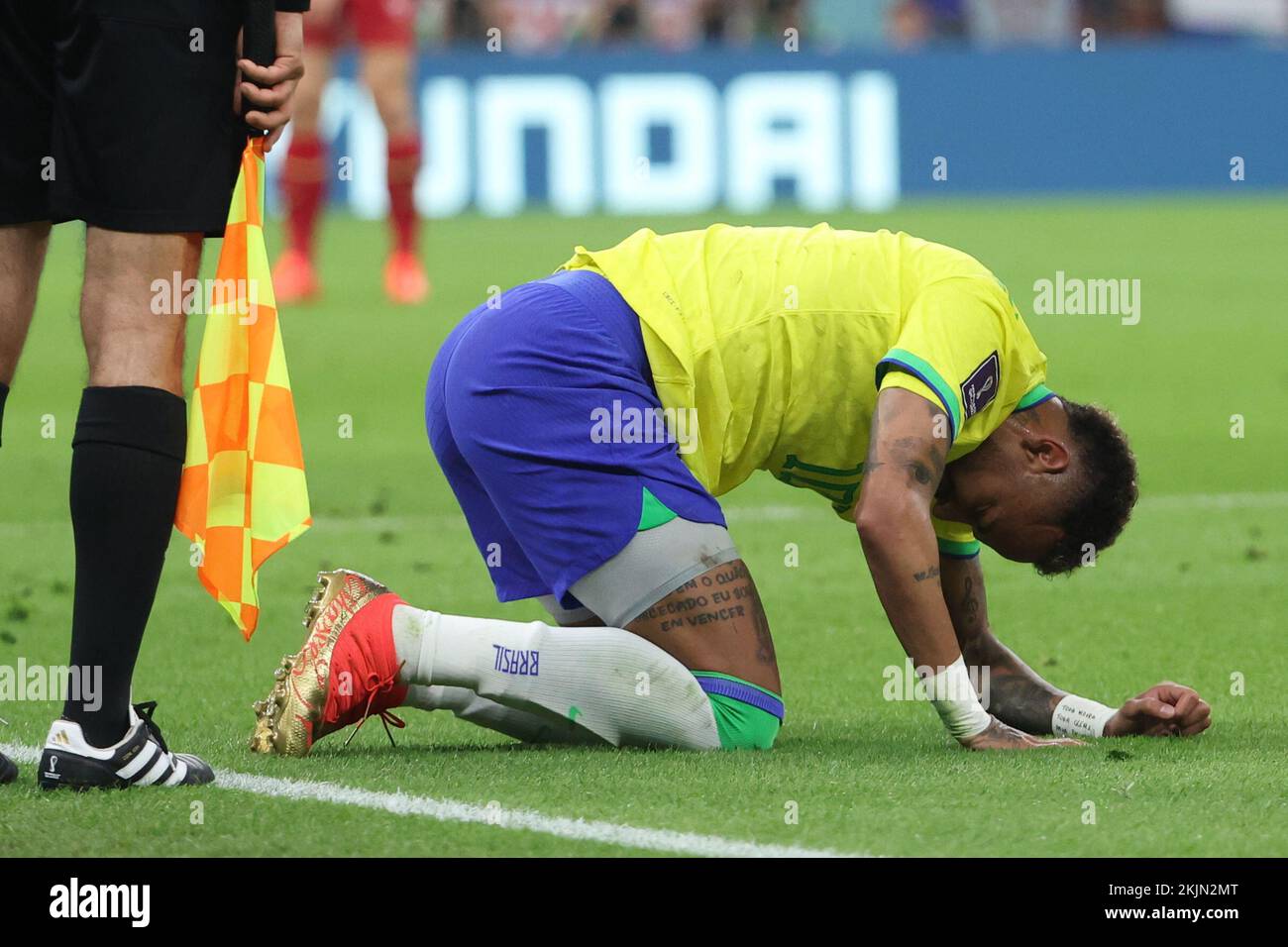 Doha, Qatar. 24th Nov, 2022. Neymar Jr of Brazil goes down injured during the FIFA World Cup 2022, Group G football match between Brazil and Serbia on November 24, 2022 at Lusail Stadium in Al Daayen, Qatar - Photo: Jean Catuffe/DPPI/LiveMedia Credit: Independent Photo Agency/Alamy Live News Stock Photo