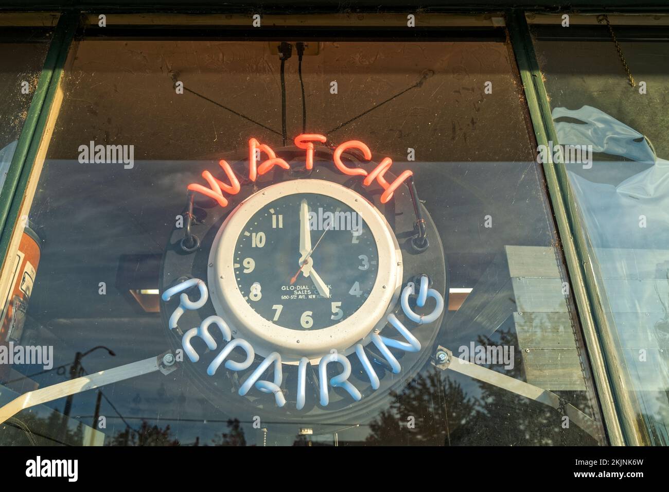 Glo dial clock hi-res stock photography and images - Alamy