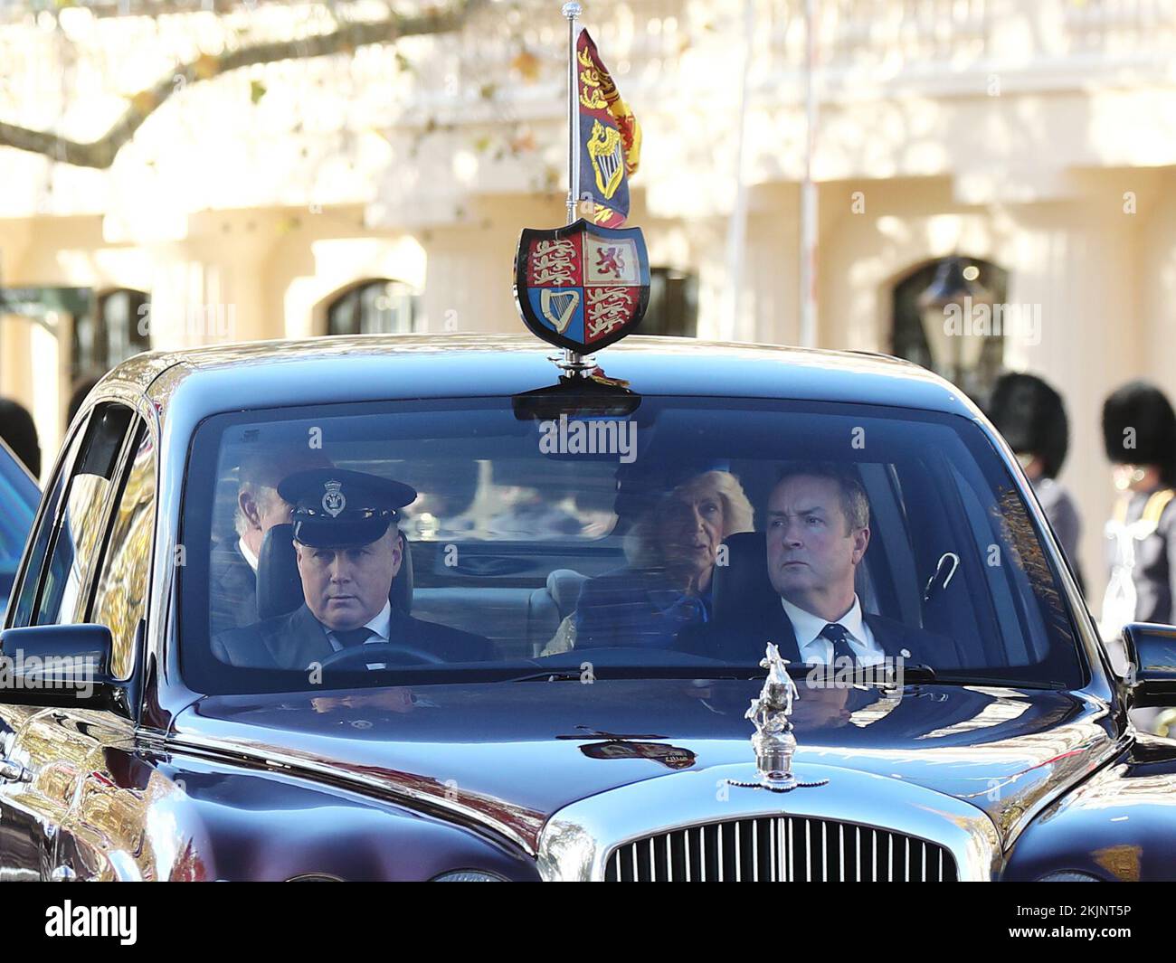 London, UK. 22nd November 2022. Pageant on The Mall for the State Visit hosted by King Charles for South African President Cyril Ramaphosa. King Charles and Queen Consort Camilla travel to the Horse Guards Parade to receive South Africa's President and his delegation. Stock Photo