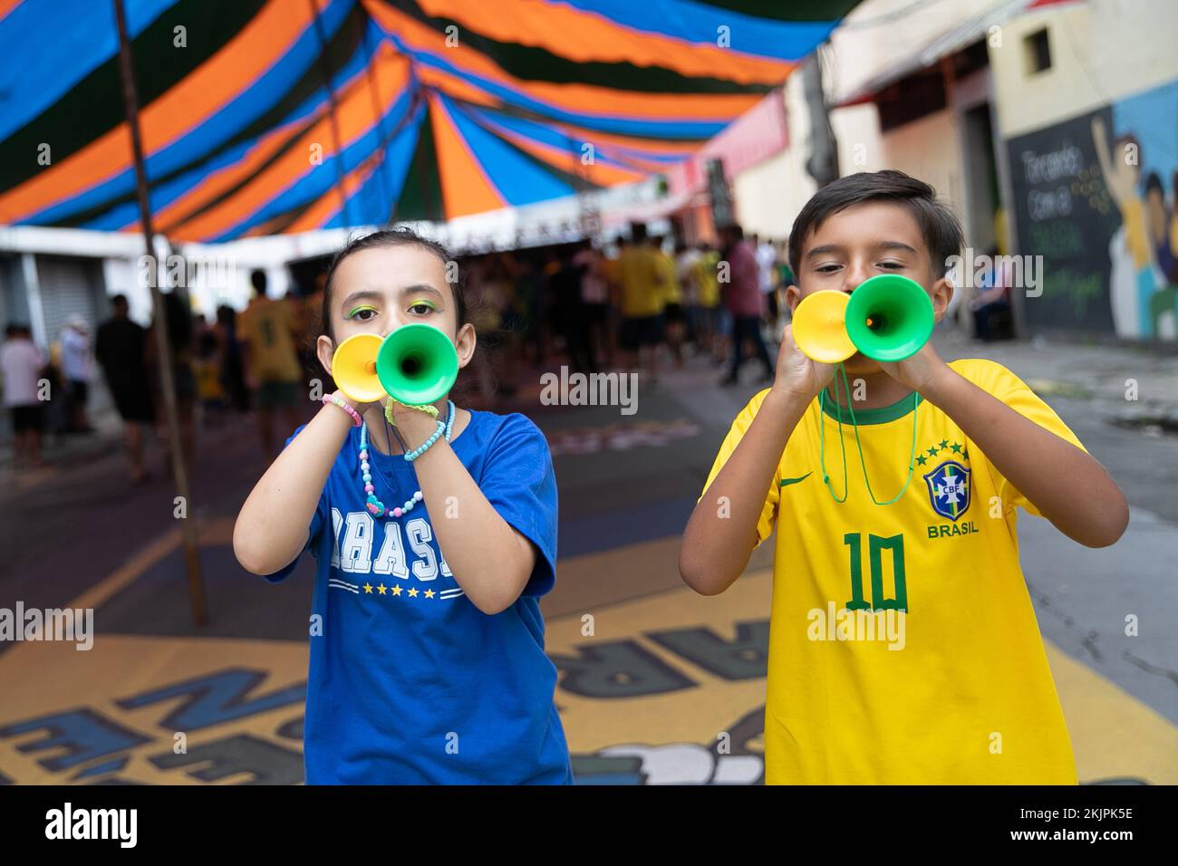 Rio De Janeiro, Brazil. 24th Nov, 2022. Fans cheer at a fan zone in Rio de  Janeiro, Brazil, on Nov. 24, 2022. Credit: Wang Tiancong/Xinhua/Alamy Live  News Stock Photo - Alamy