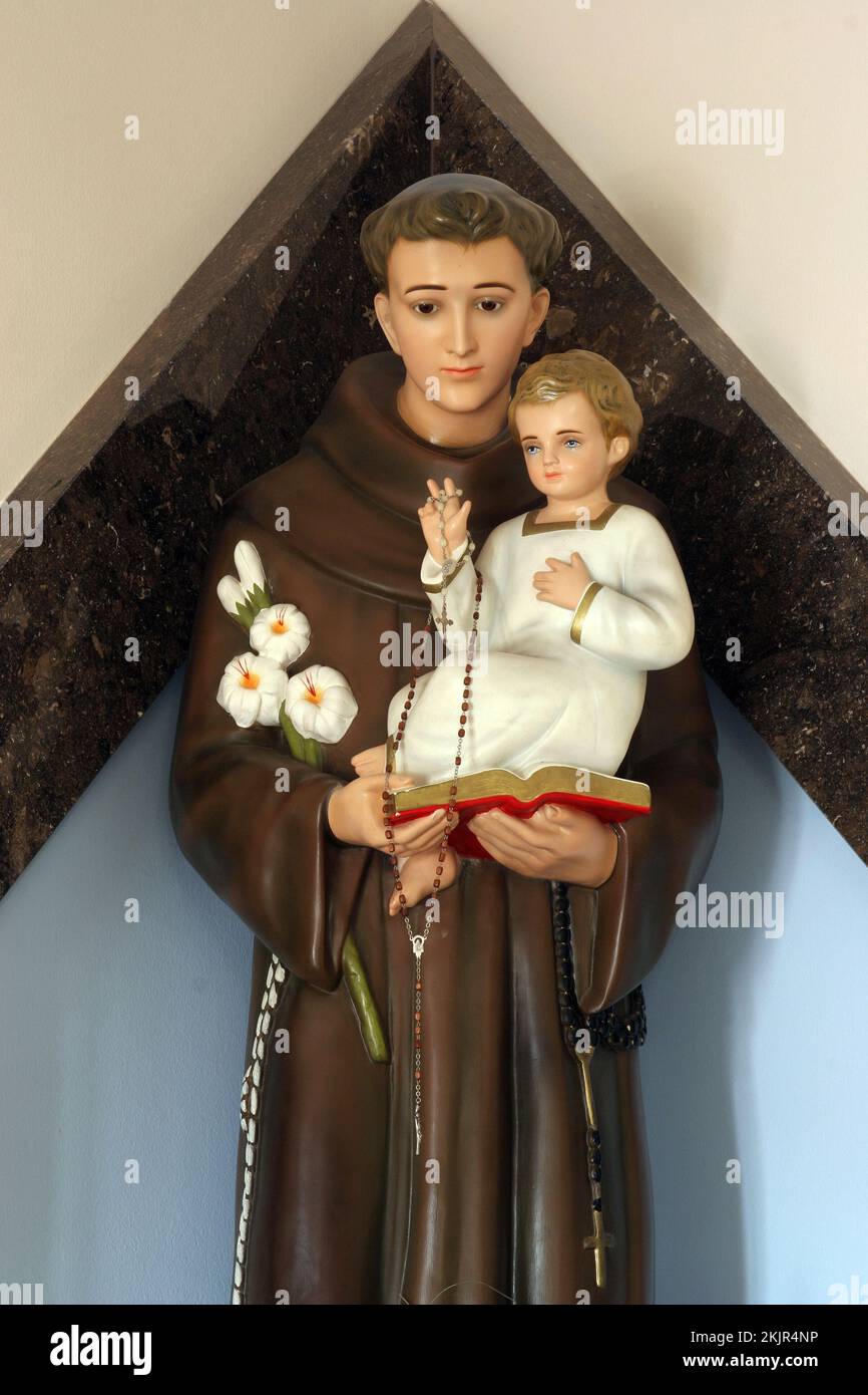 Saint Anthony with the child Jesus, statue in the parish church of Saint Anthony of Padua in Sesvetska Sela, Croatia Stock Photo