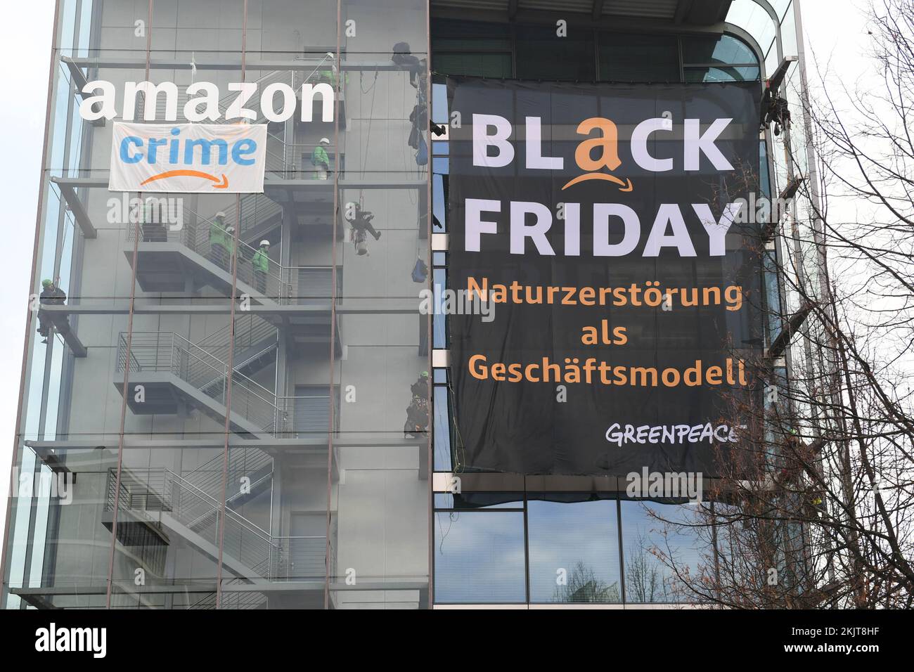 Munich, Germany. 25th Nov, 2022. Greenpeace activists protest during