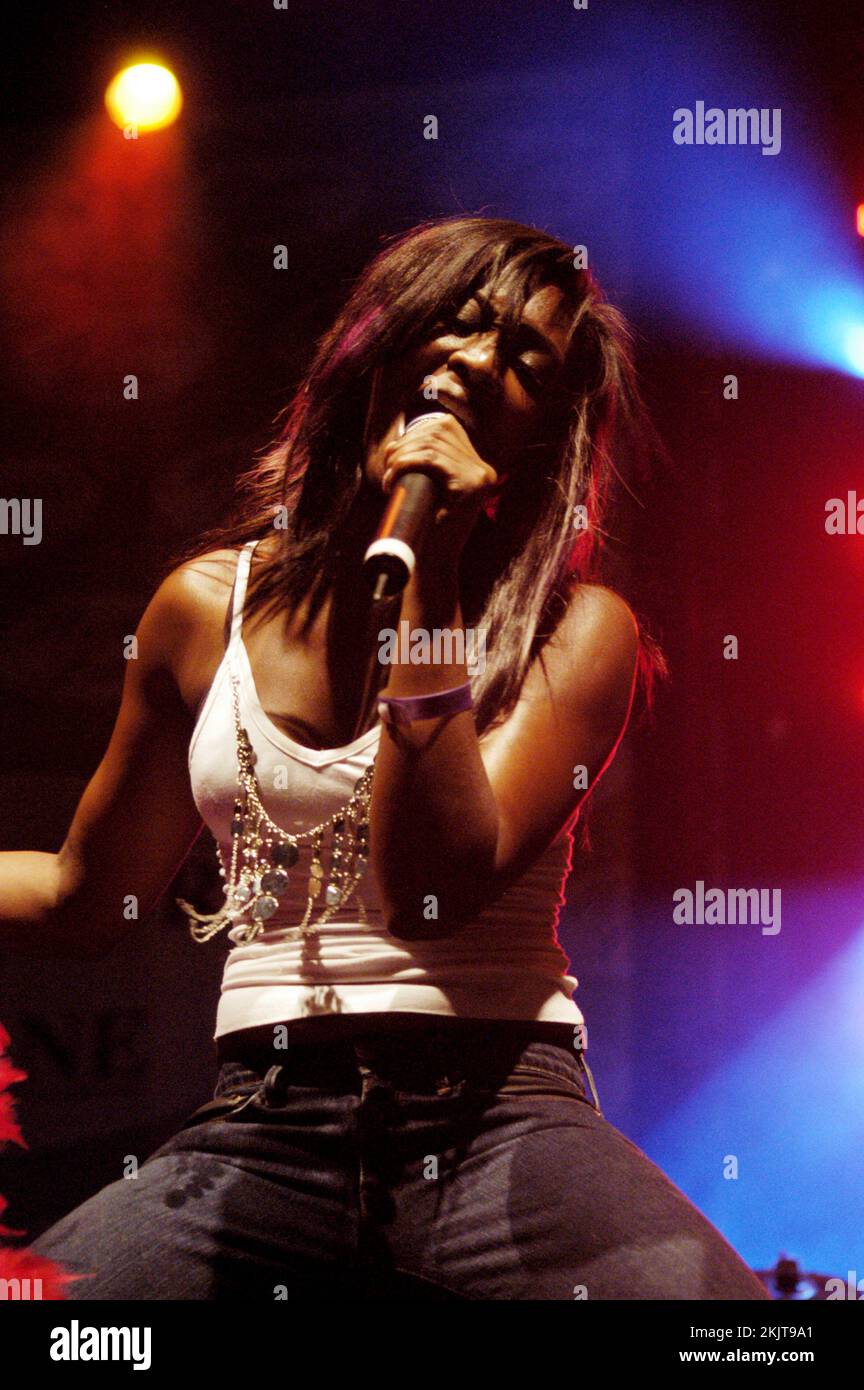 Beverley Knight at Cardiff Festival on Sunday 14 August 2005 ...