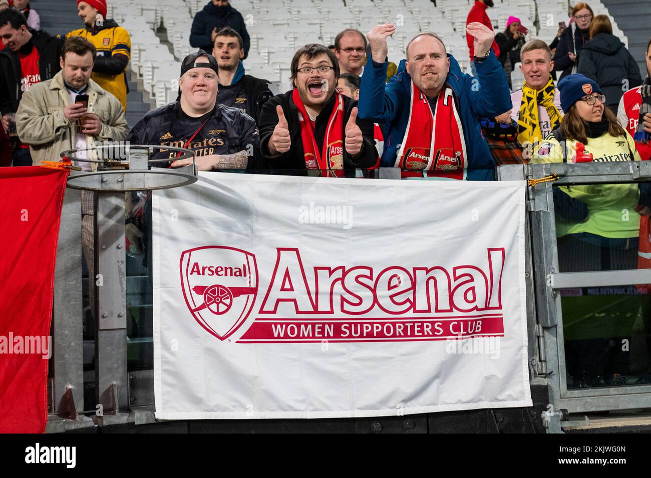 TURIN, ITALY, 24 NOVEMBER 2022. Fans of Arsenal Women FC during the UWCL match (Group C) between Juventus Women FC and Arsenal Women FC on November 24, 2022 at Allianz Stadium in Turin, Italy.  Credit: Massimiliano Ferraro/Alamy Live News Stock Photo