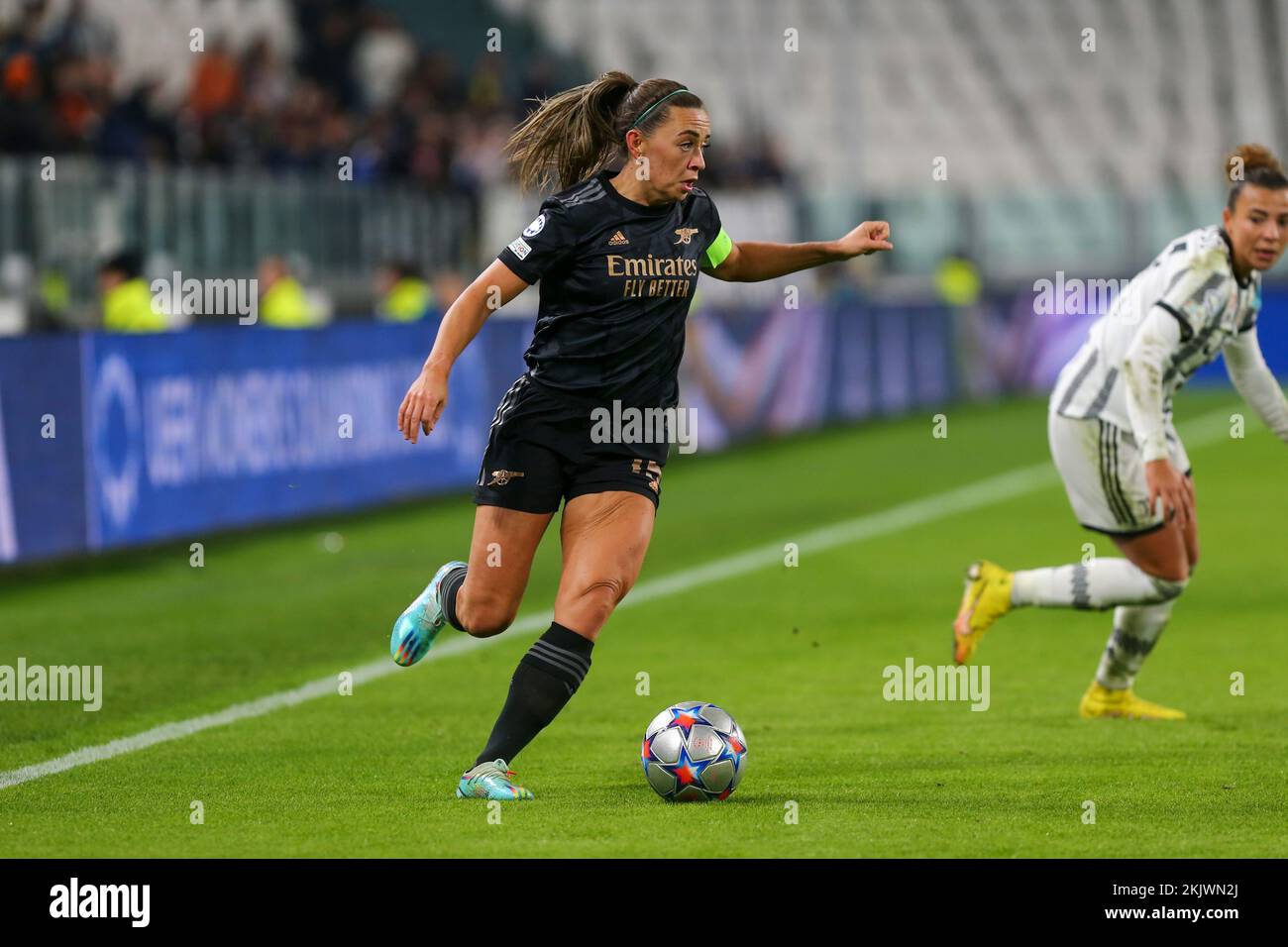 TURIN, ITALY, 24 NOVEMBER 2022. Katie McCabe of Arsenal Women during the UWCL match (Group C) between Juventus Women FC and Arsenal Women FC on November 24, 2022 at Allianz Stadium in Turin, Italy.  Credit: Massimiliano Ferraro/Alamy Live News Stock Photo