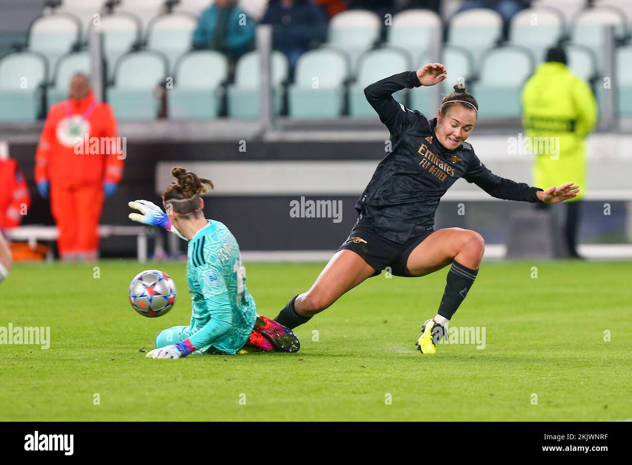 TURIN, ITALY, 24 NOVEMBER 2022. Pauline Peyraud-Magnin saves Juventus from Caitlin Foord of Arsenal Women's attempt at the end of the UWCL match (Group C) between Juventus Women FC and Arsenal Women FC on November 24, 2022 at Allianz Stadium in Turin, Italy.  Credit: Massimiliano Ferraro/Alamy Live News Stock Photo