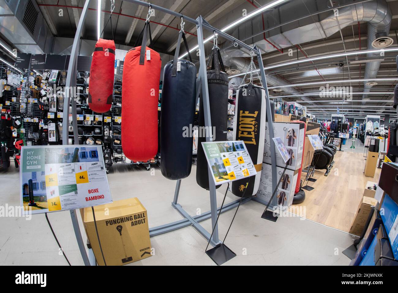 Sep 20, 2019 San Francisco / CA / USA - Exterior View of Decathlon Sporting  Goods Store, in South of Market District in Downtown Editorial Image -  Image of equipment, exterior: 159220025