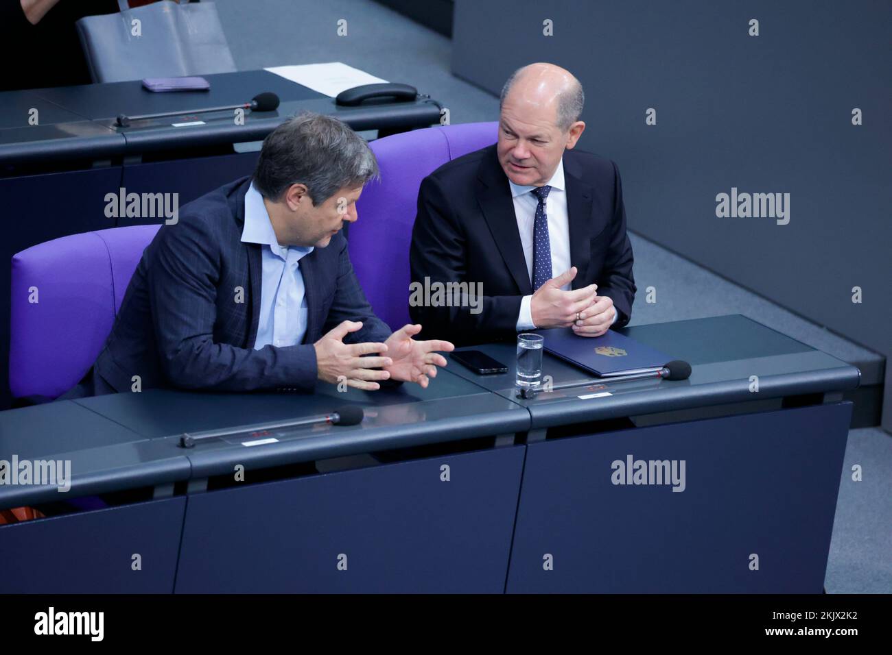 Berlin, Deutschland. 23rd Nov, 2022. Robert Habeck (l) and Federal Chancellor Olaf Scholz at the general debate in the German Bundestag. Credit: dpa/Alamy Live News Stock Photo