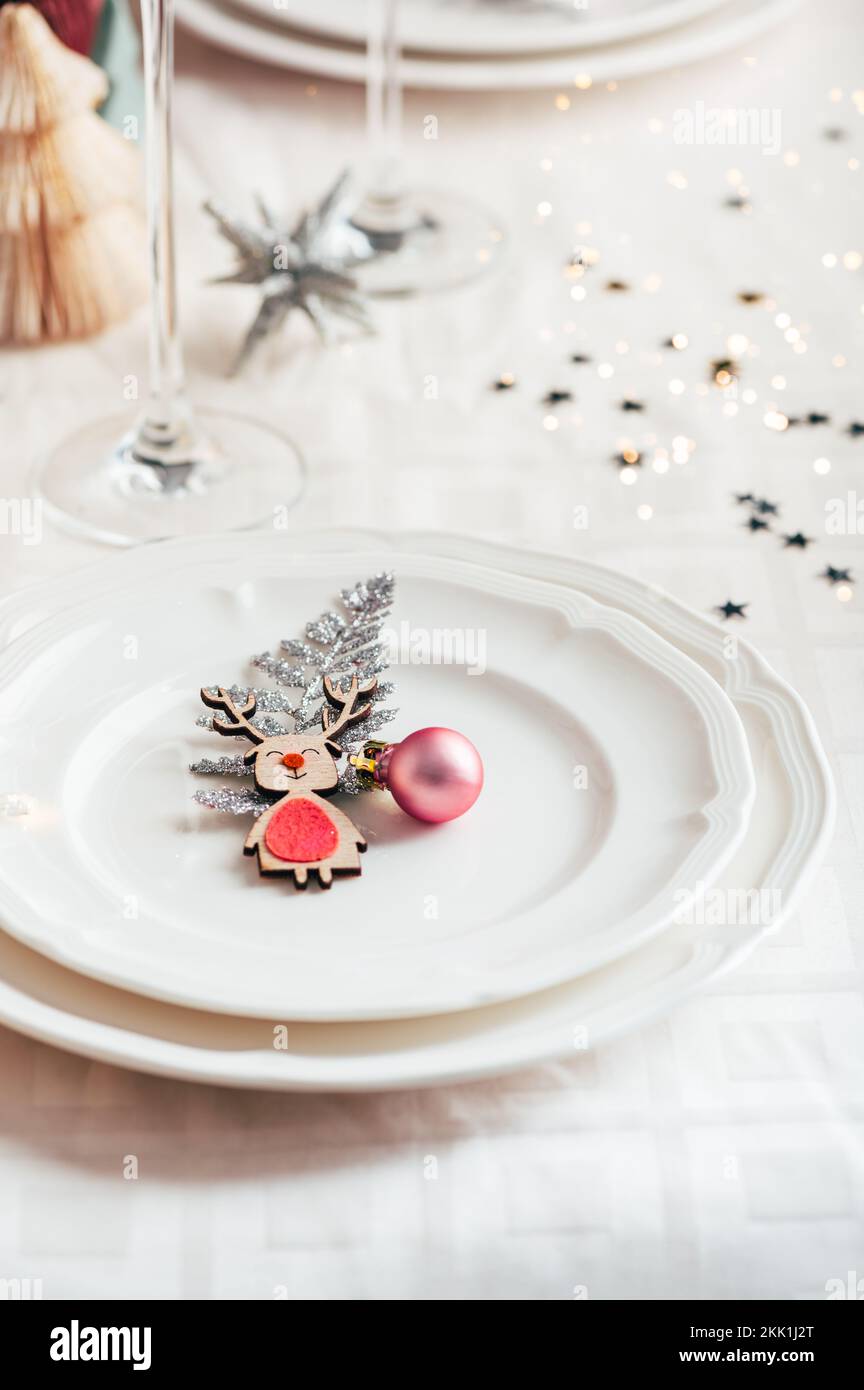 Christmas Table Settings Stock Photo Alamy christmas-table-settings-stock-photo-alamy