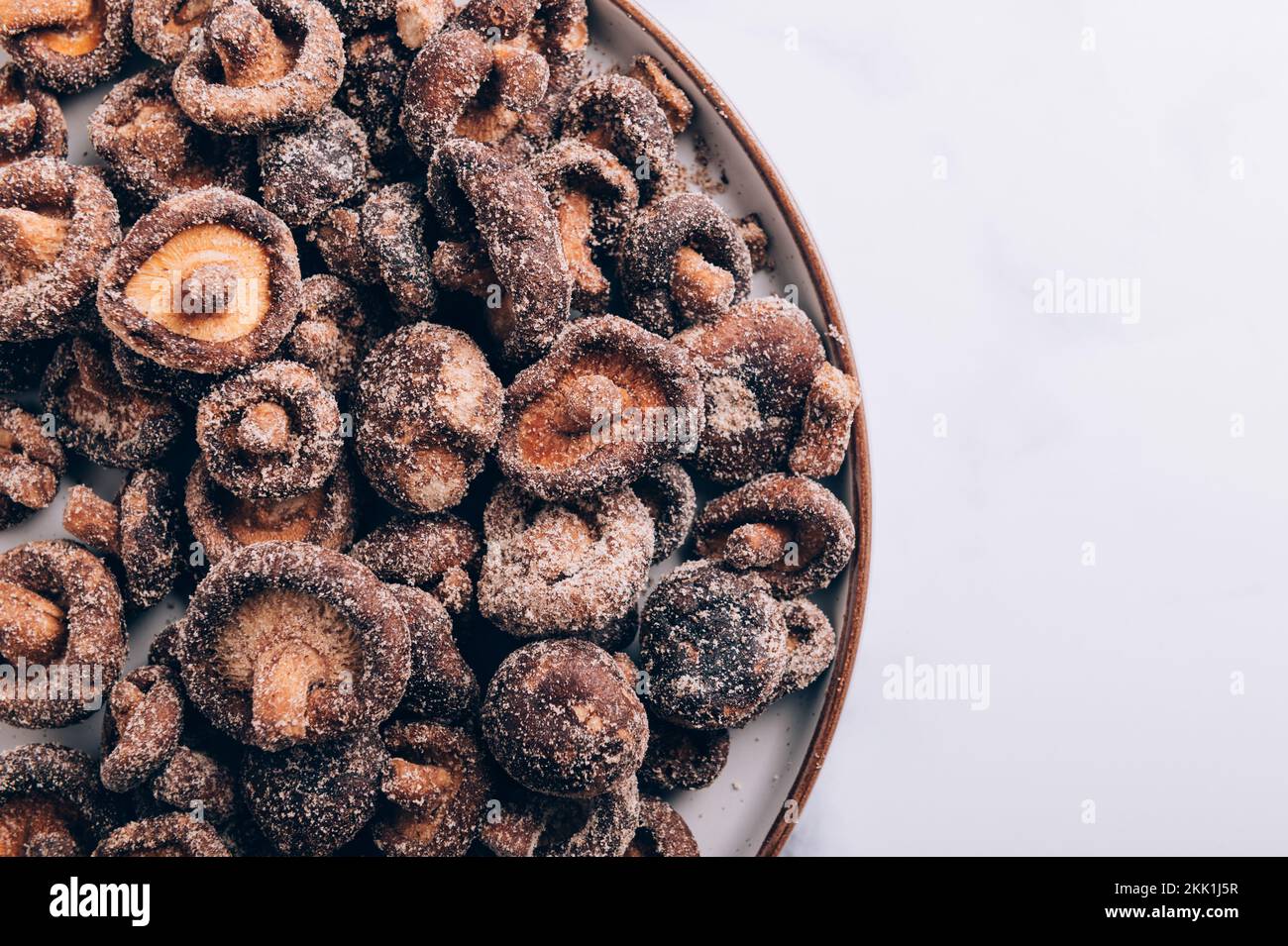 Shiitake Mushroom Crisps Stock Photo Alamy