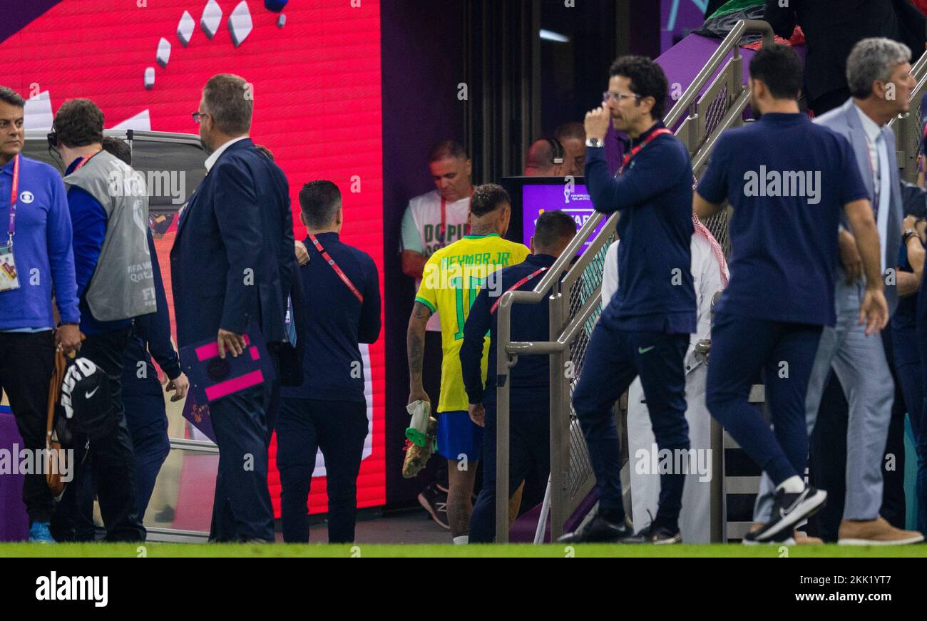 Doha, Qatar. 24th Nov, 2022.  Raphinha (Brasilien), goes into the dressing room injured Brazil - Serbia  World Cup 2022 in Qatar 24.11.2022 Credit: Mo Stock Photo