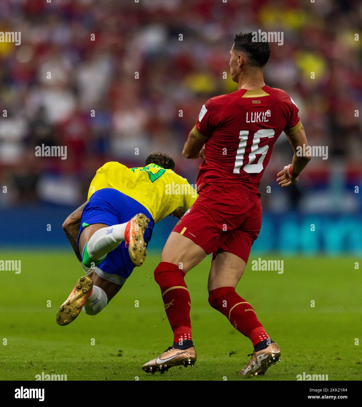 Doha, Qatar. 24th Nov, 2022.  Neymar (Brasilien), Sasa Lukic (Serbia) Brazil - Serbia  World Cup 2022 in Qatar 24.11.2022 Credit: Moritz Muller/Alamy Stock Photo