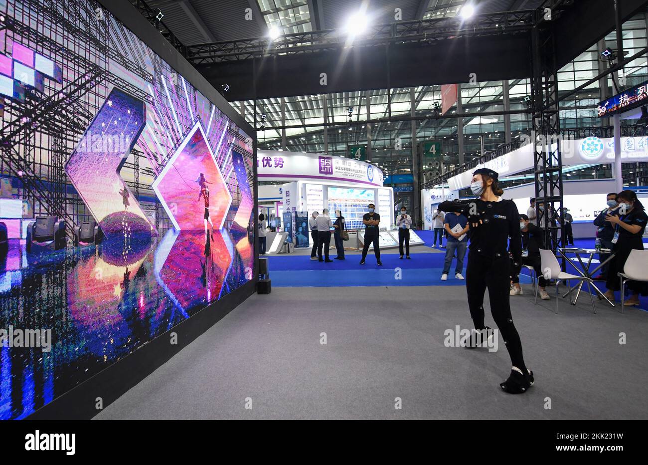 Shenzhen, China's Guangdong Province. 15th Nov, 2022. A staff member demonstrates an optical motion capture system at the 24th China Hi-Tech Fair (CHTF) in Shenzhen, south China's Guangdong Province, Nov. 15, 2022. Credit: Mao Siqian/Xinhua/Alamy Live News Stock Photo