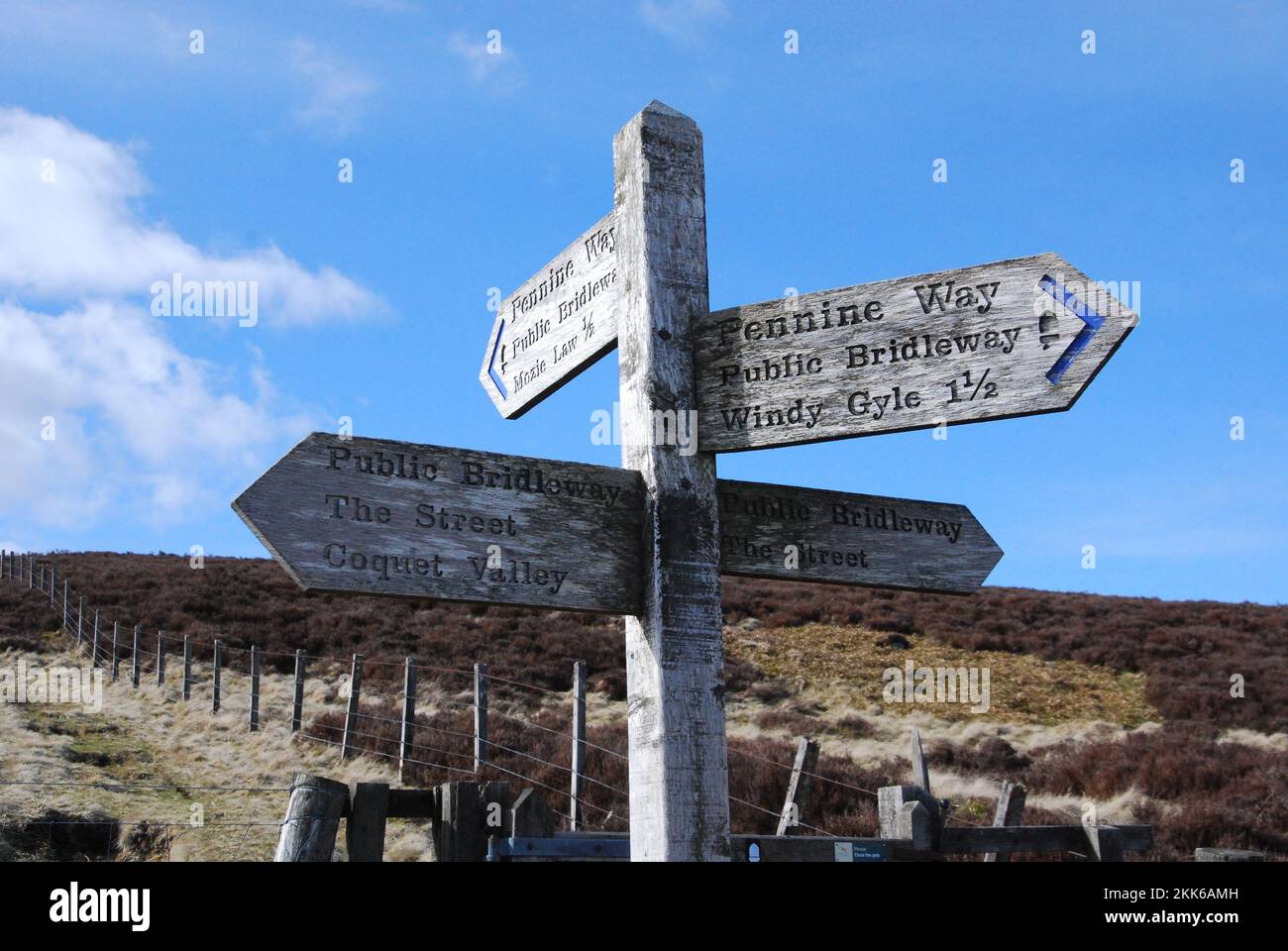 Pennine bridleway sign hi-res stock photography and images - Alamy
