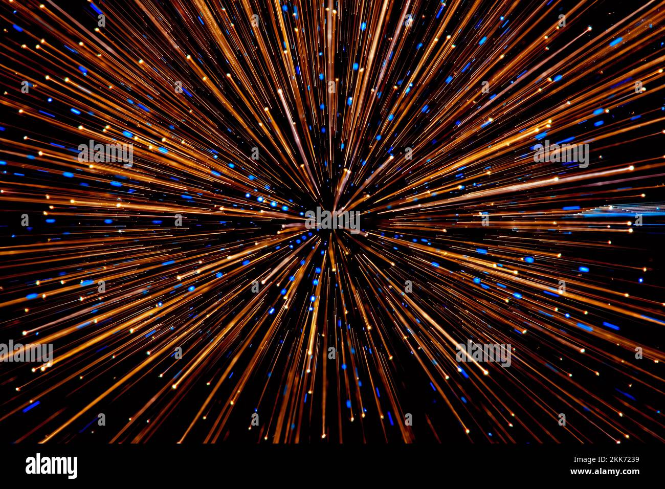 Lights trail using zoom techniques, Star warp, The effect of zooming in