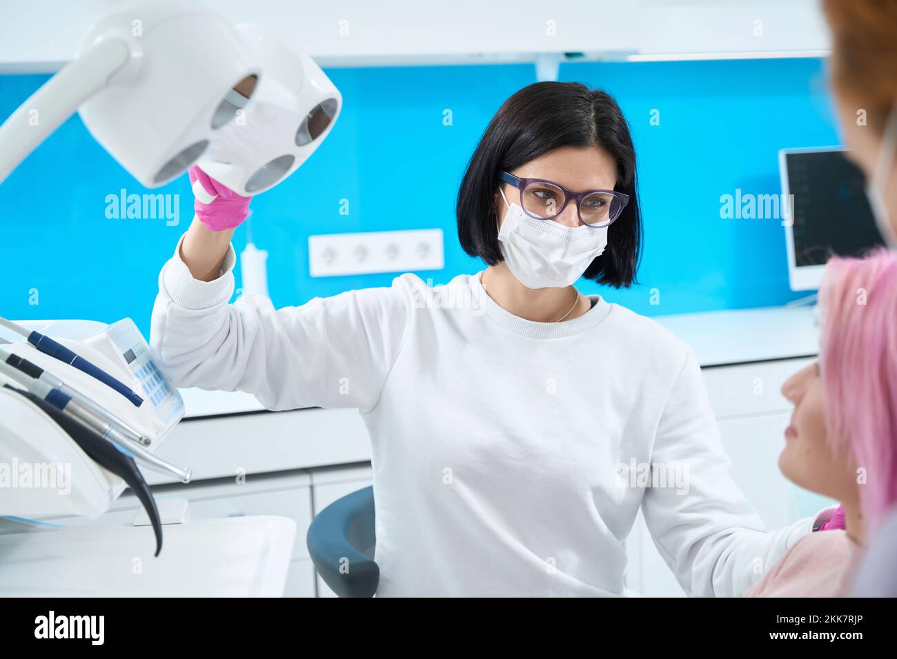 Modern medical room receiving hi-res stock photography and images - Alamy