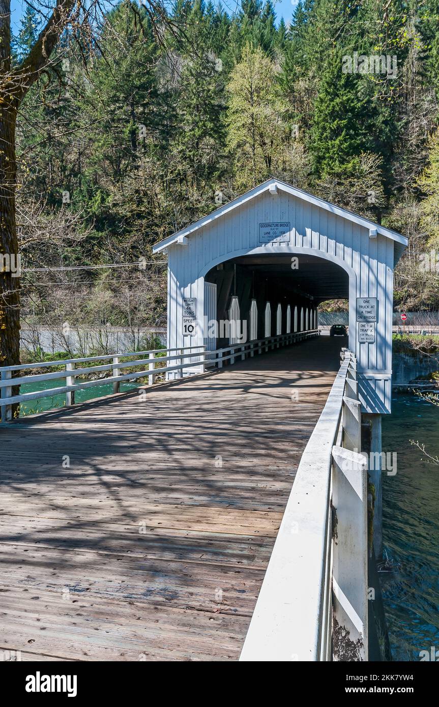 Goodpasture Covered Bridge off Hwy 126, Lane County Parks on Hendricks ...