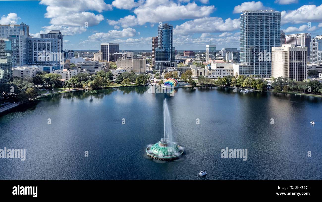 An aerial view of a modern city with tall building by the water Stock ...